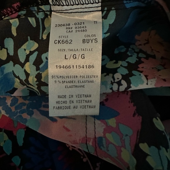 Cherokee Floral V-neck Scub Top - Picture 6 of 6